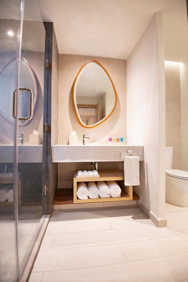 One-Bedroom Club Master Suite Ocean View