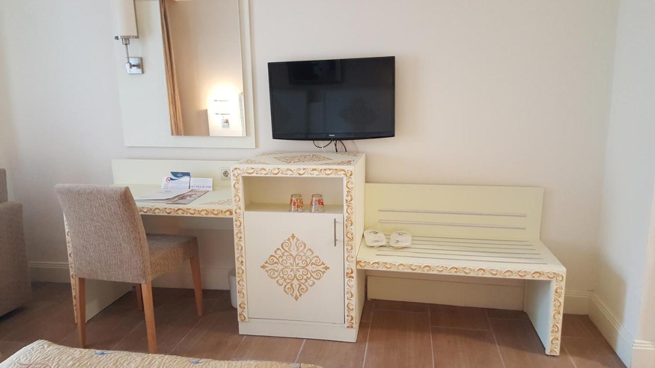 Standard Double or Twin Room,1040766763:JPEG