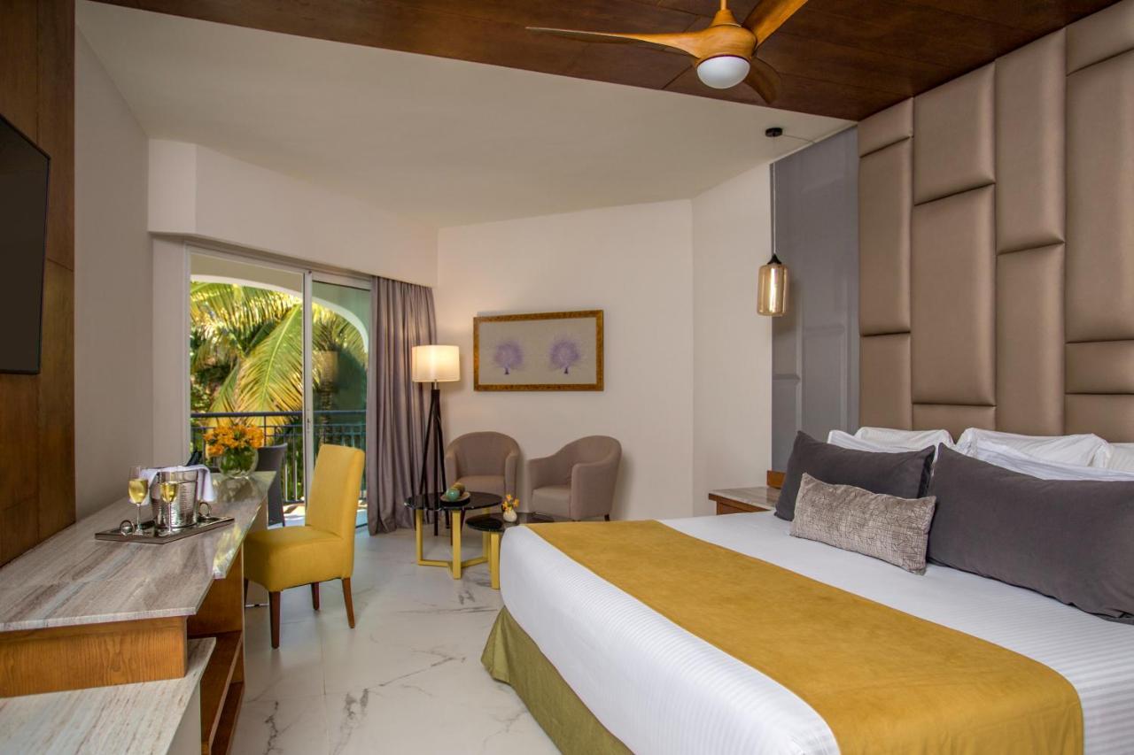 Preferred Club Junior Suite Tropical View King,1274790931:JPEG