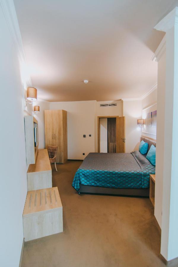 One-Bedroom Suite Balcony Sea View