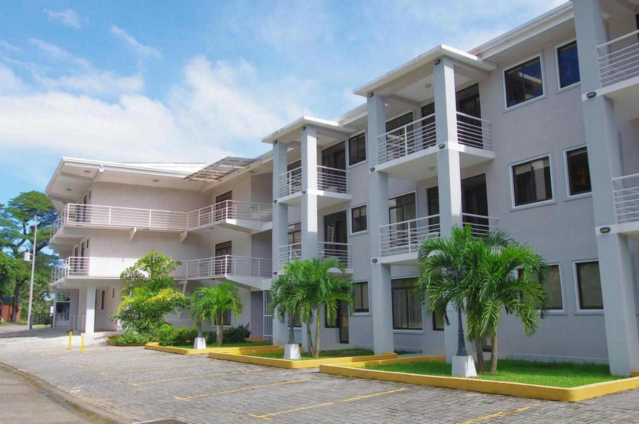 Apartment (6 Adults) (0.7 mi from the Beach)