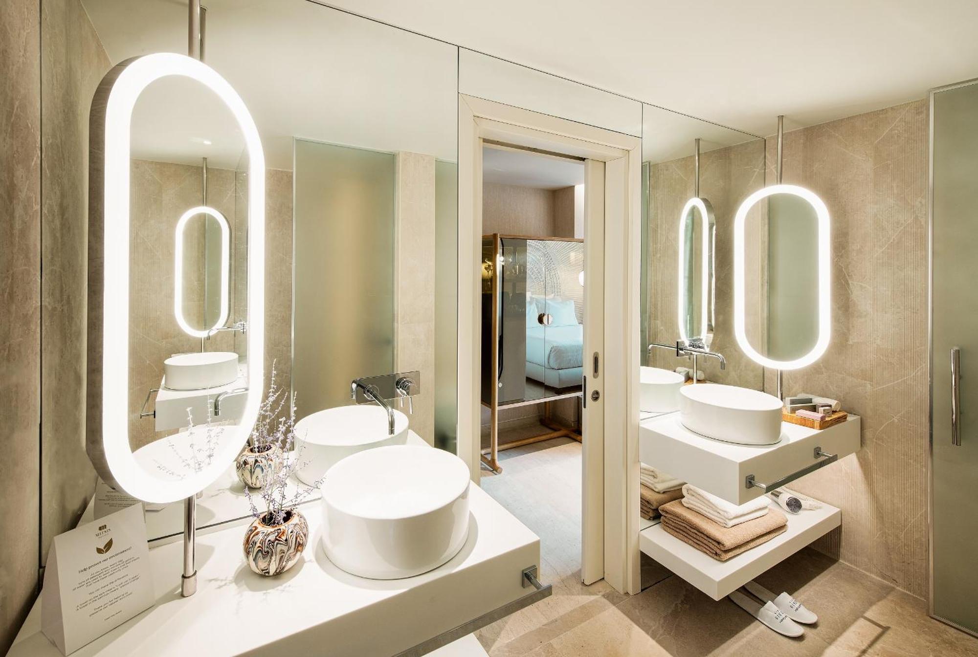 Junior Suite with Garden View
