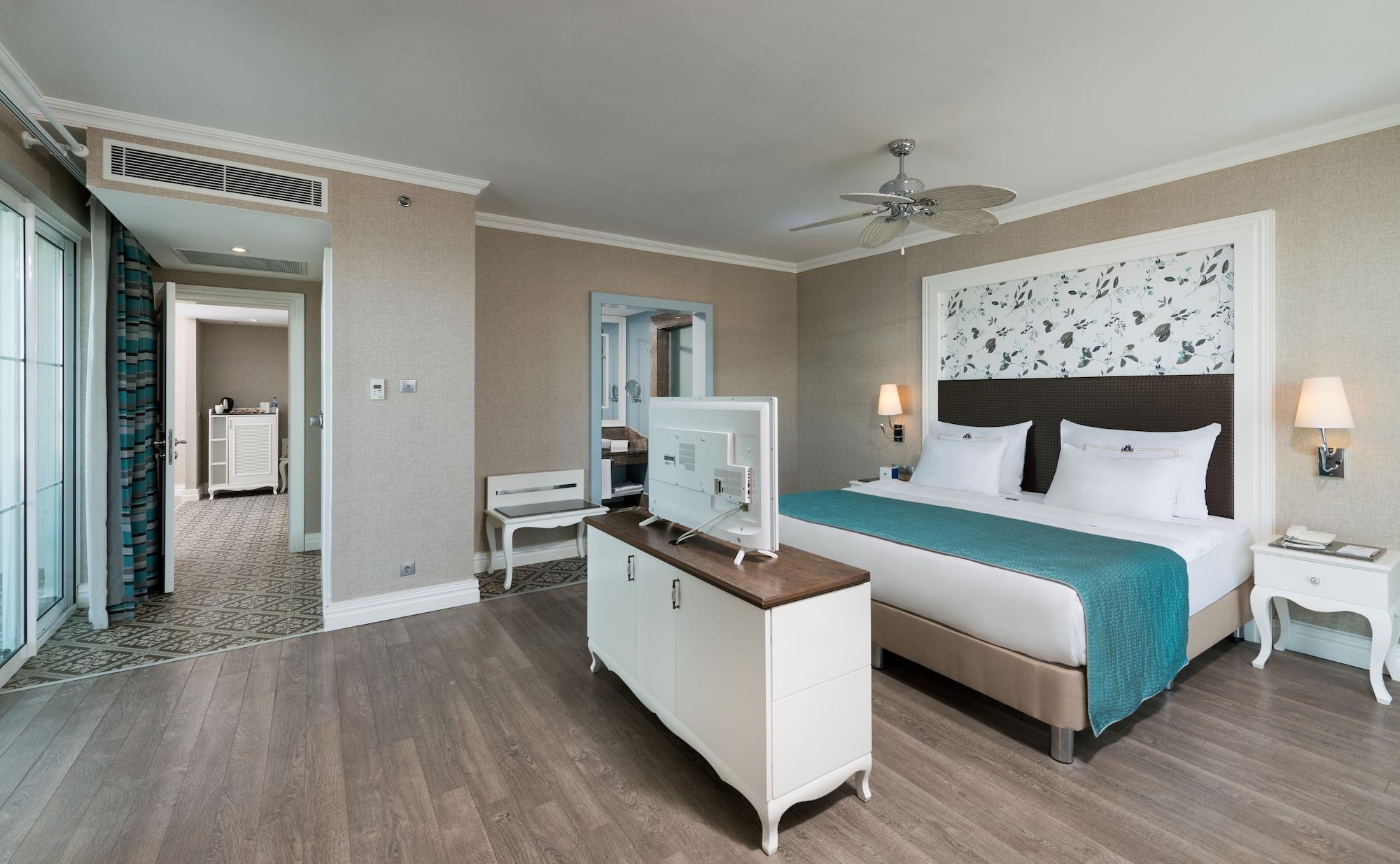 King Suite with Sea View