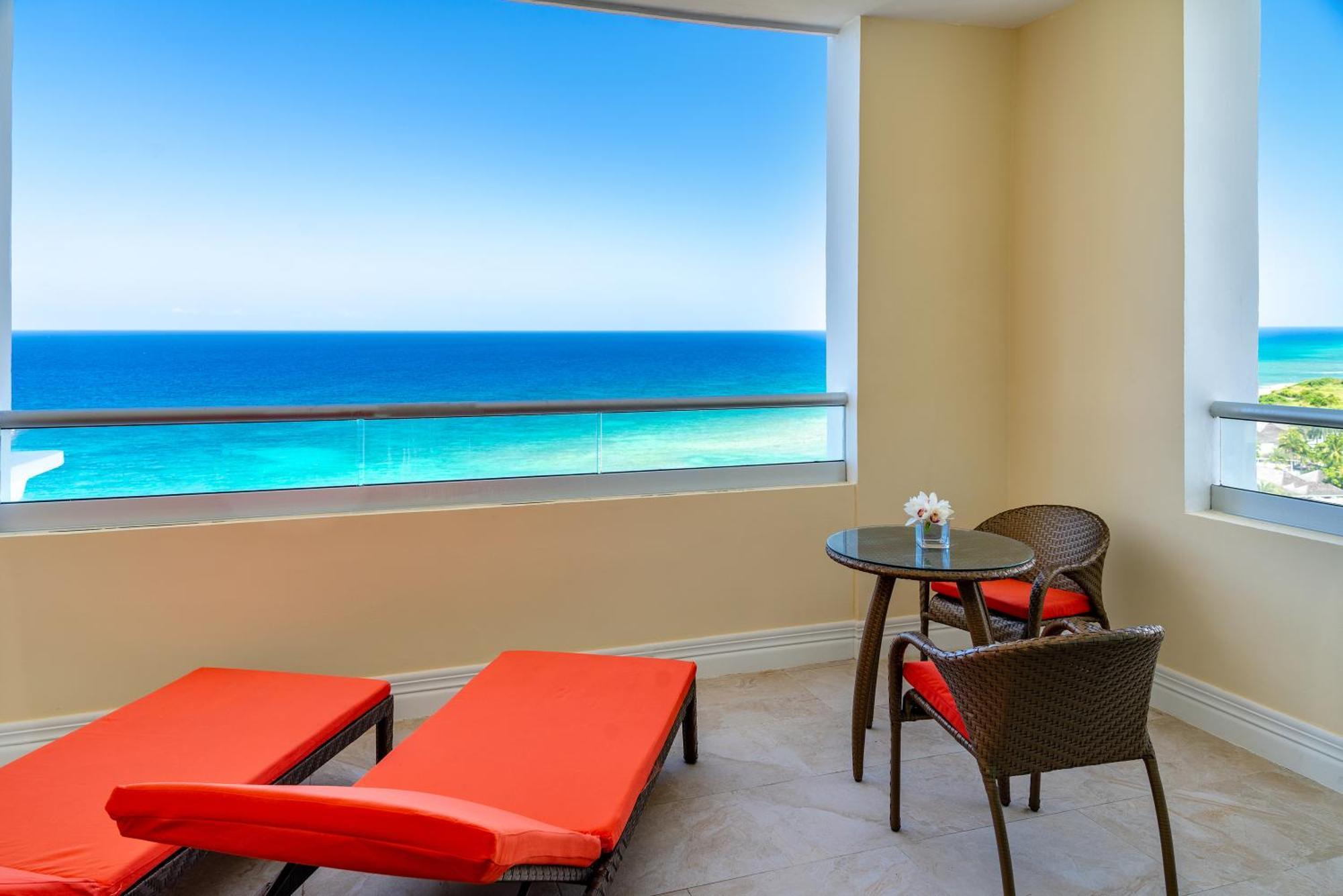 1 Bedroom Grande Luxe Ocean Front Suite,1580889879:JPEG
