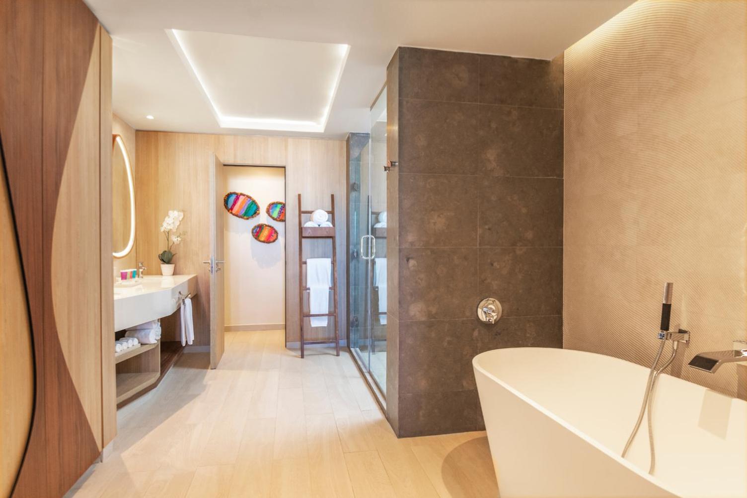 One-Bedroom Club Master Suite Ocean View