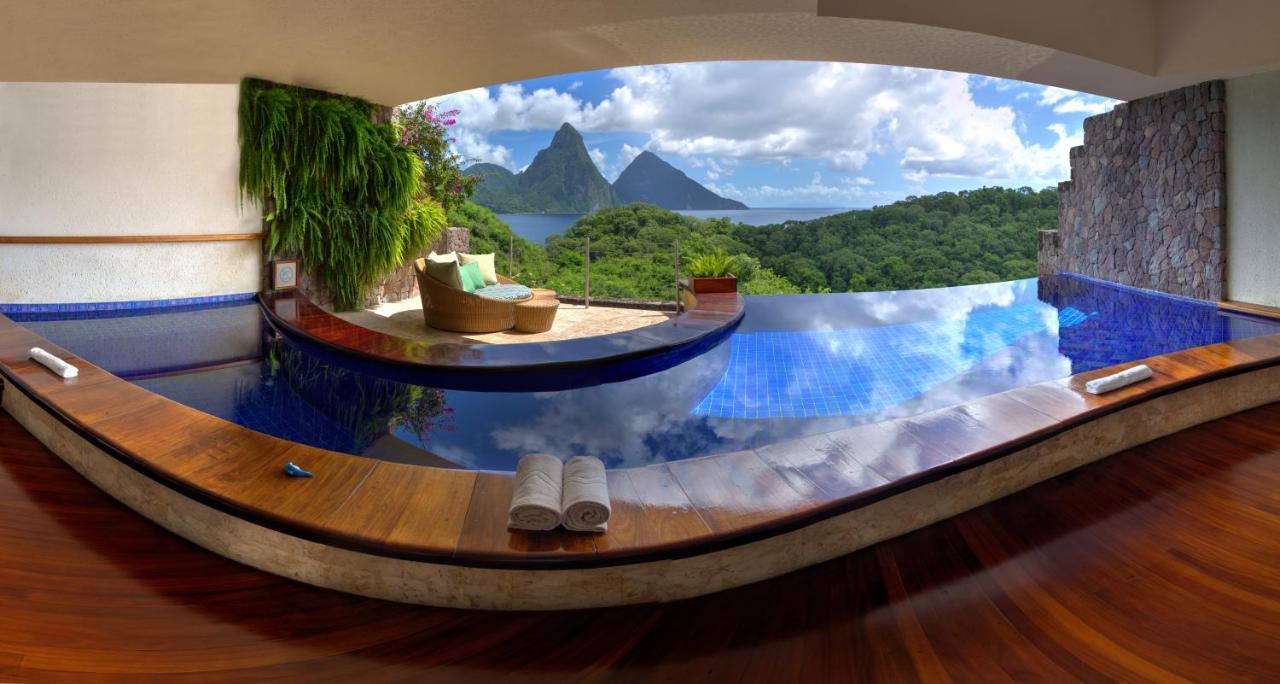 Moon Infinity Pool Sanctuary