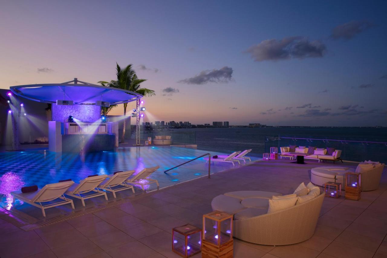 Xhale club Junior Suite upper Ocean Front King