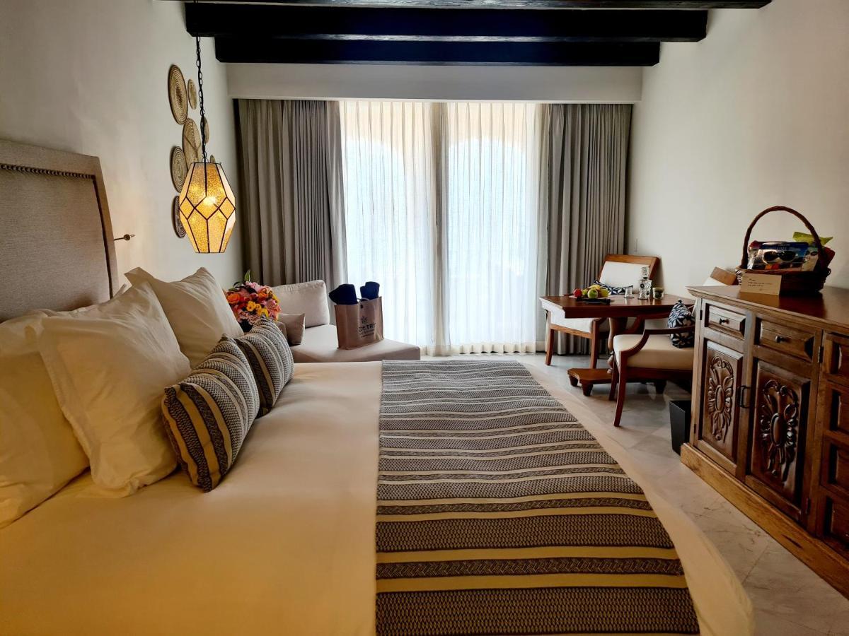 Junior Suite Ocean View King