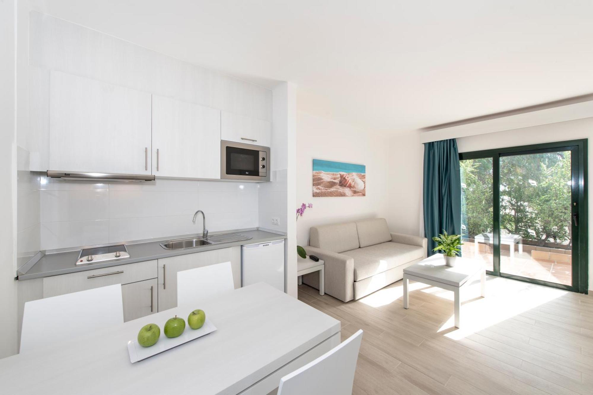 Superior One-Bedroom Apartment,1382181398:JPEG