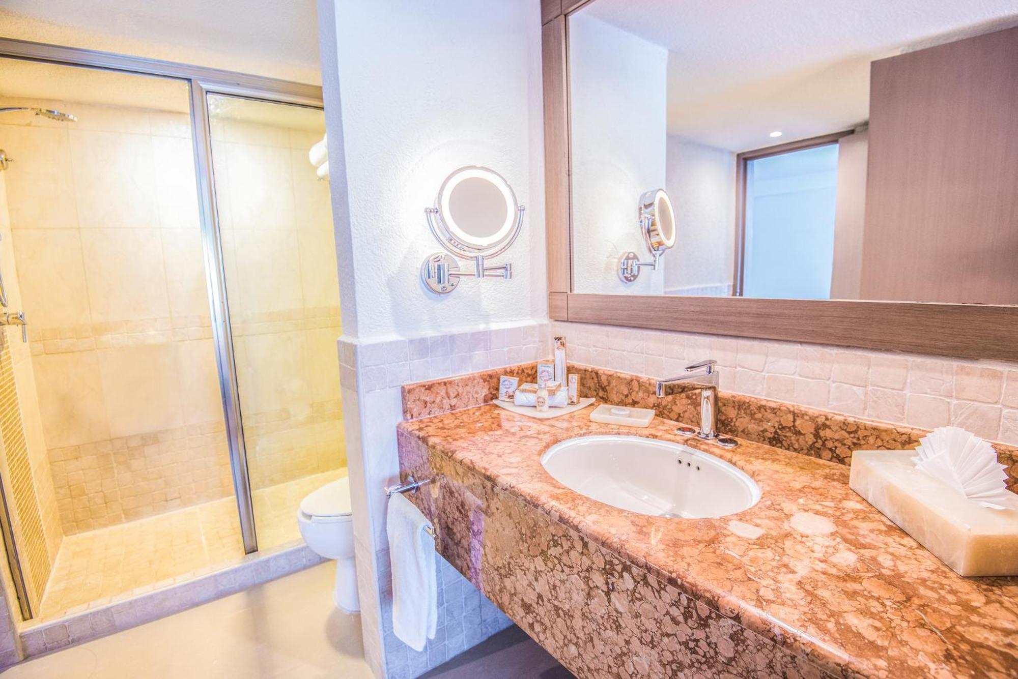 Junior Suite 1 King Bed Ocean View,1273433605:JPEG