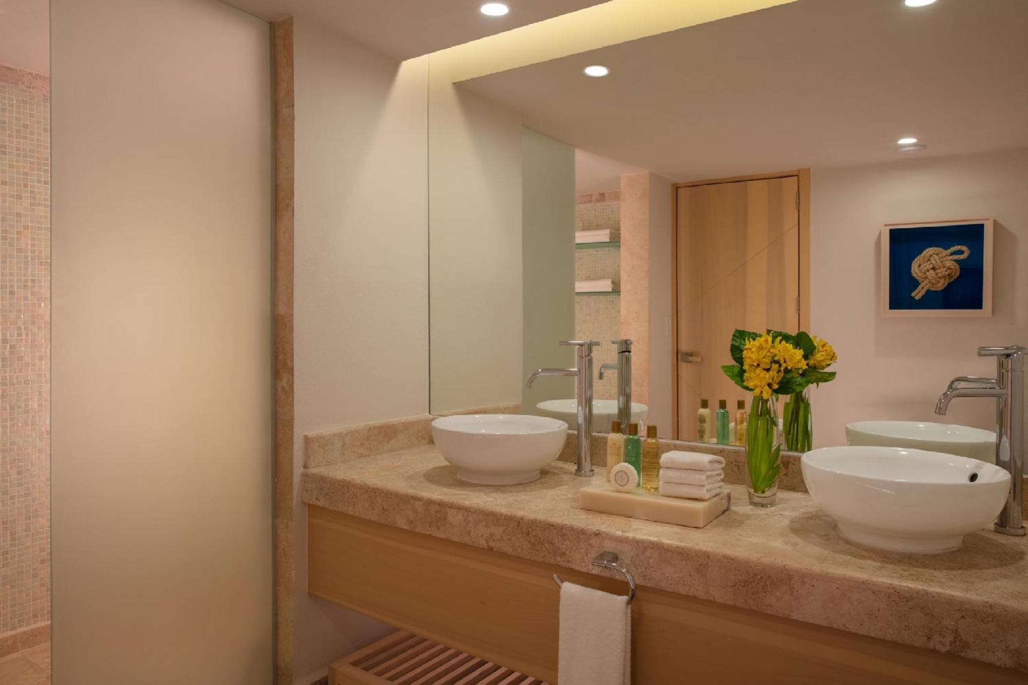 Preferred Club Premium Suite Marina View King with Hot Tub (HNKSV),1273578793:JPEG