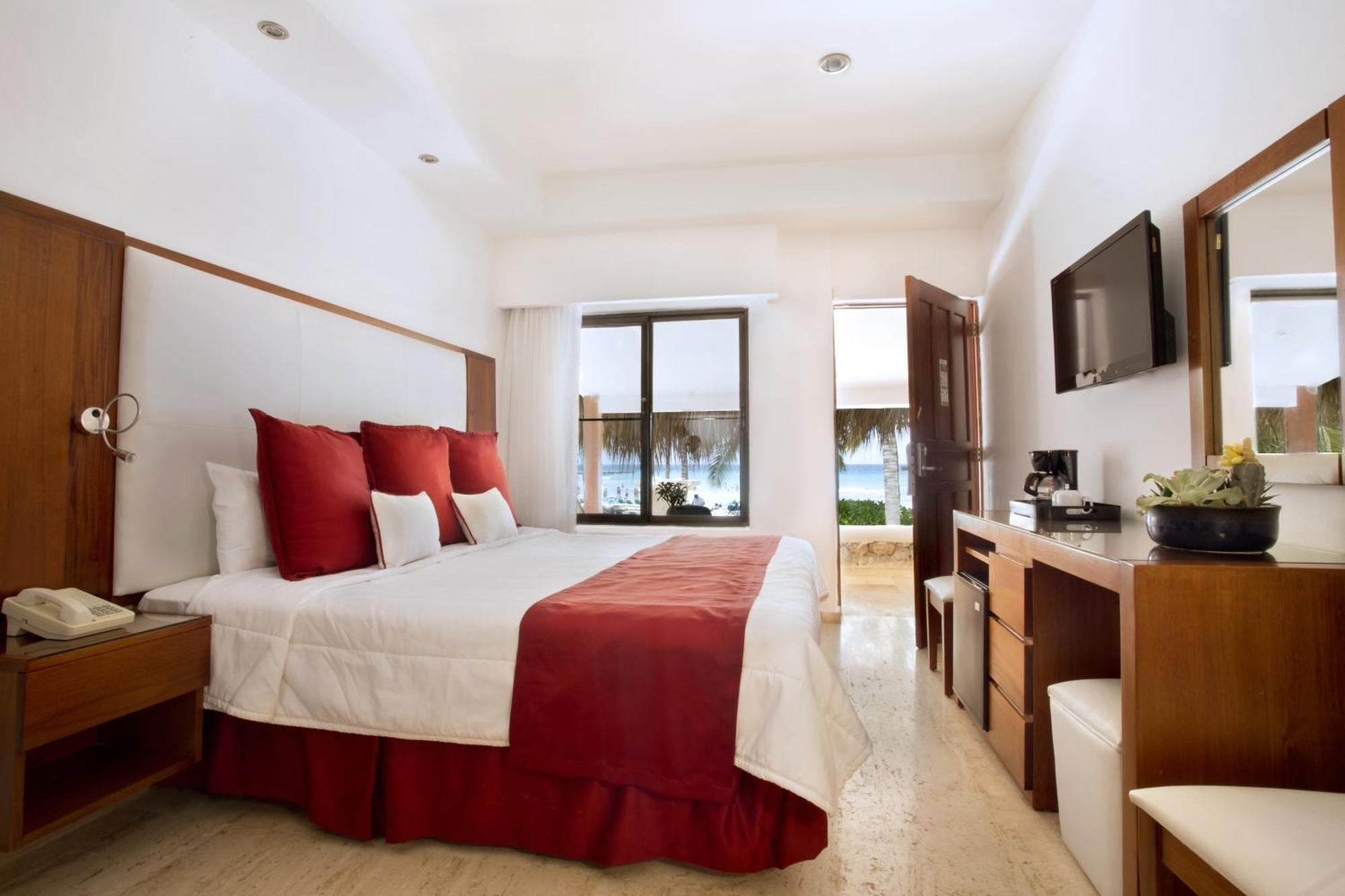 Bungalow Ocean One King Bed Non-Smoking