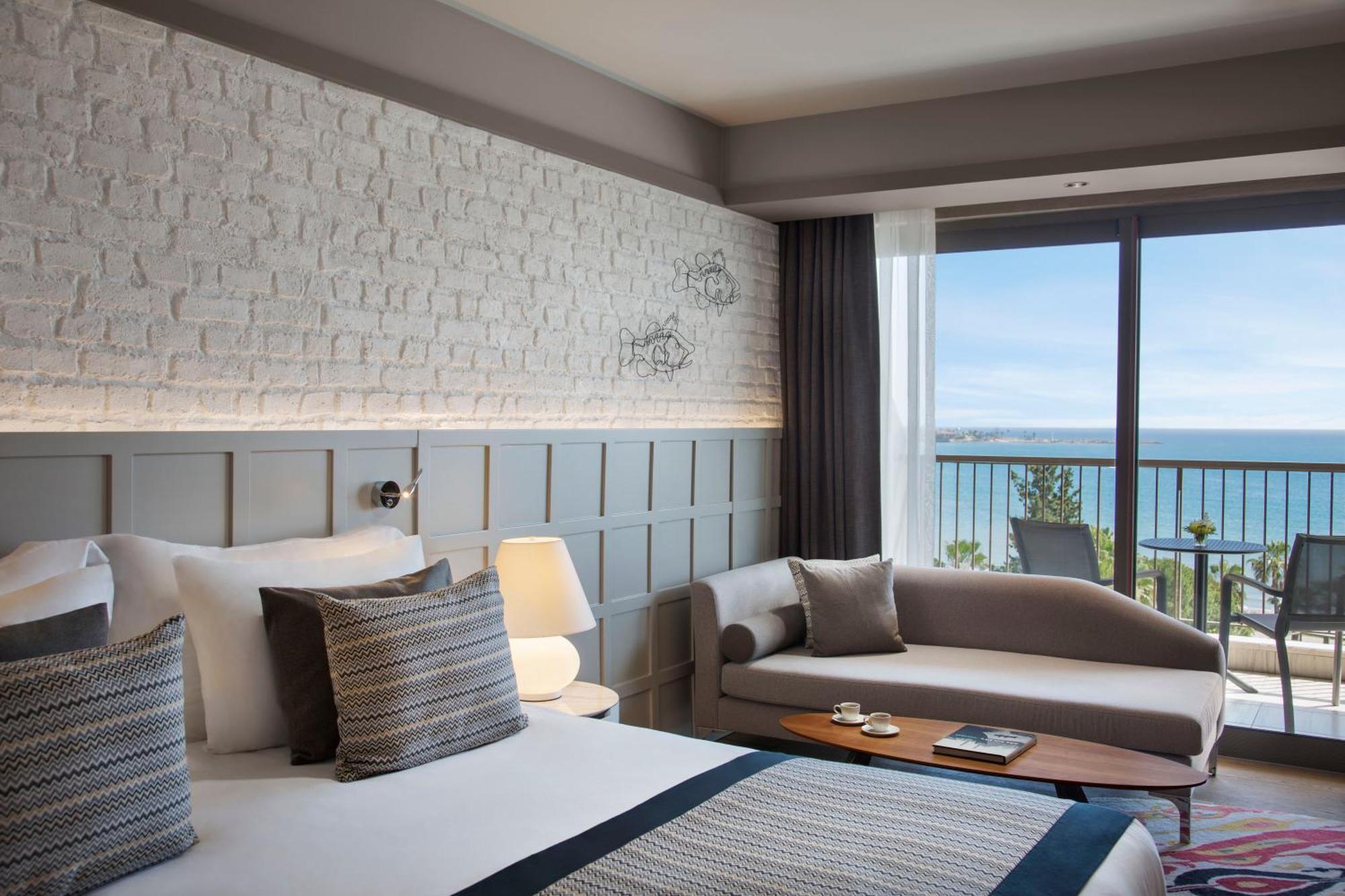Deluxe Direct Sea View Room