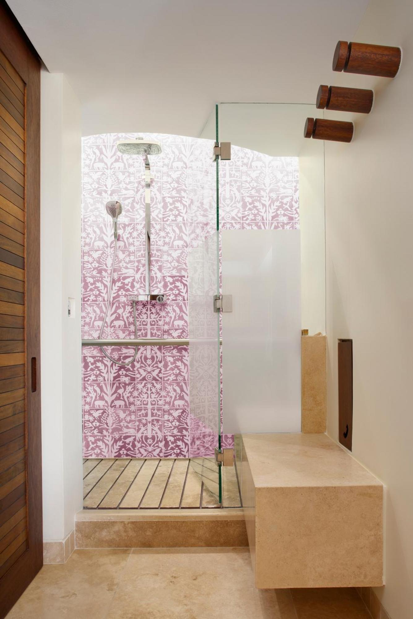 King Suite Spa Bath,1287534457:JPEG