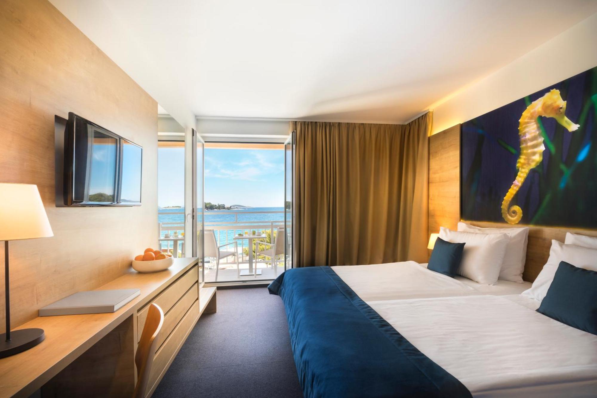 Superior Family Room Balcony Sea View