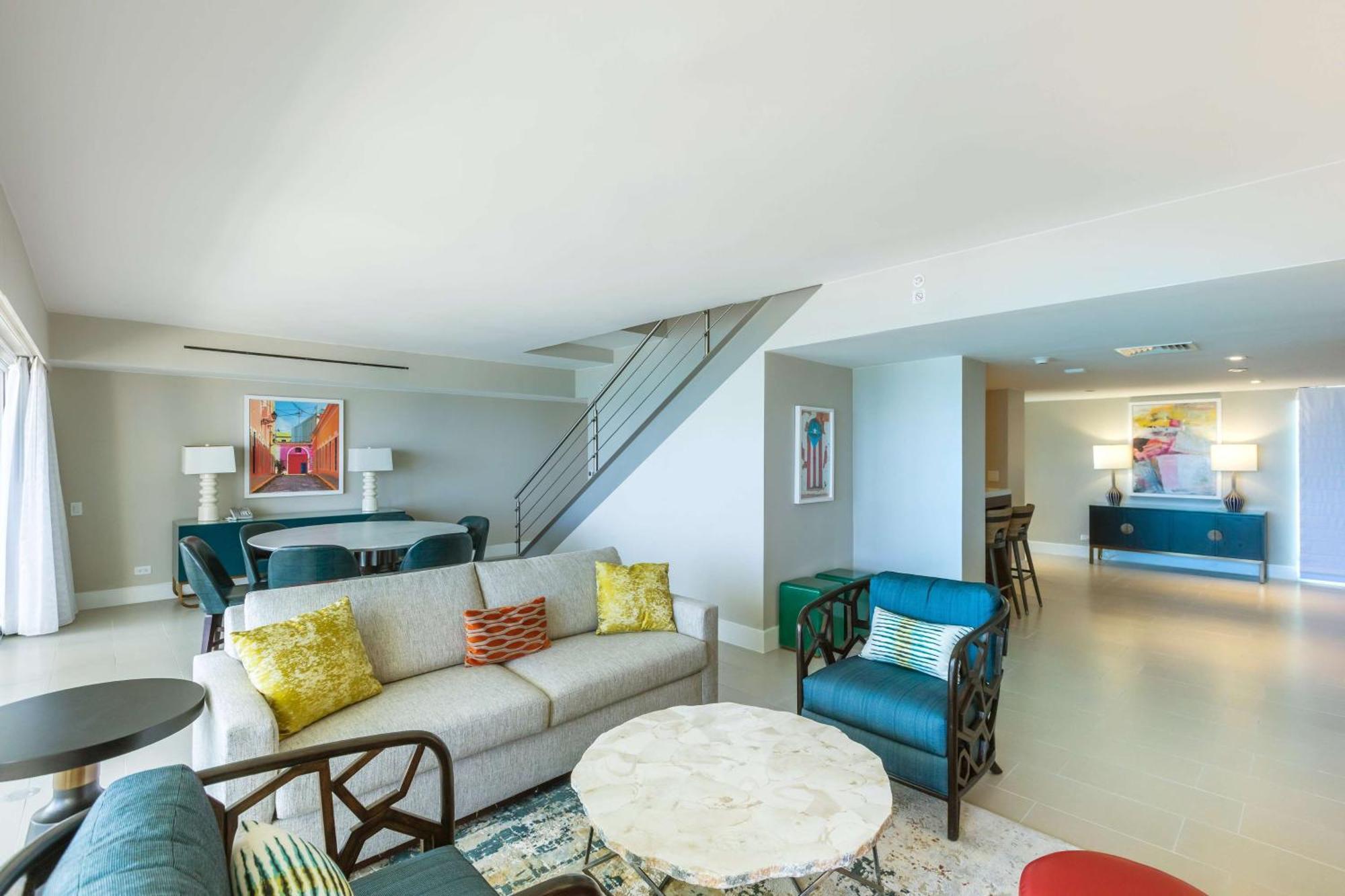 Three-Bedroom Bi-Level Family Suite with Three King Beds