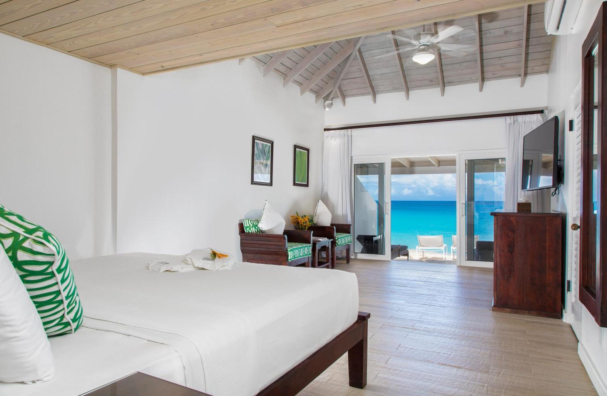 Superior Deluxe Beachfront Room