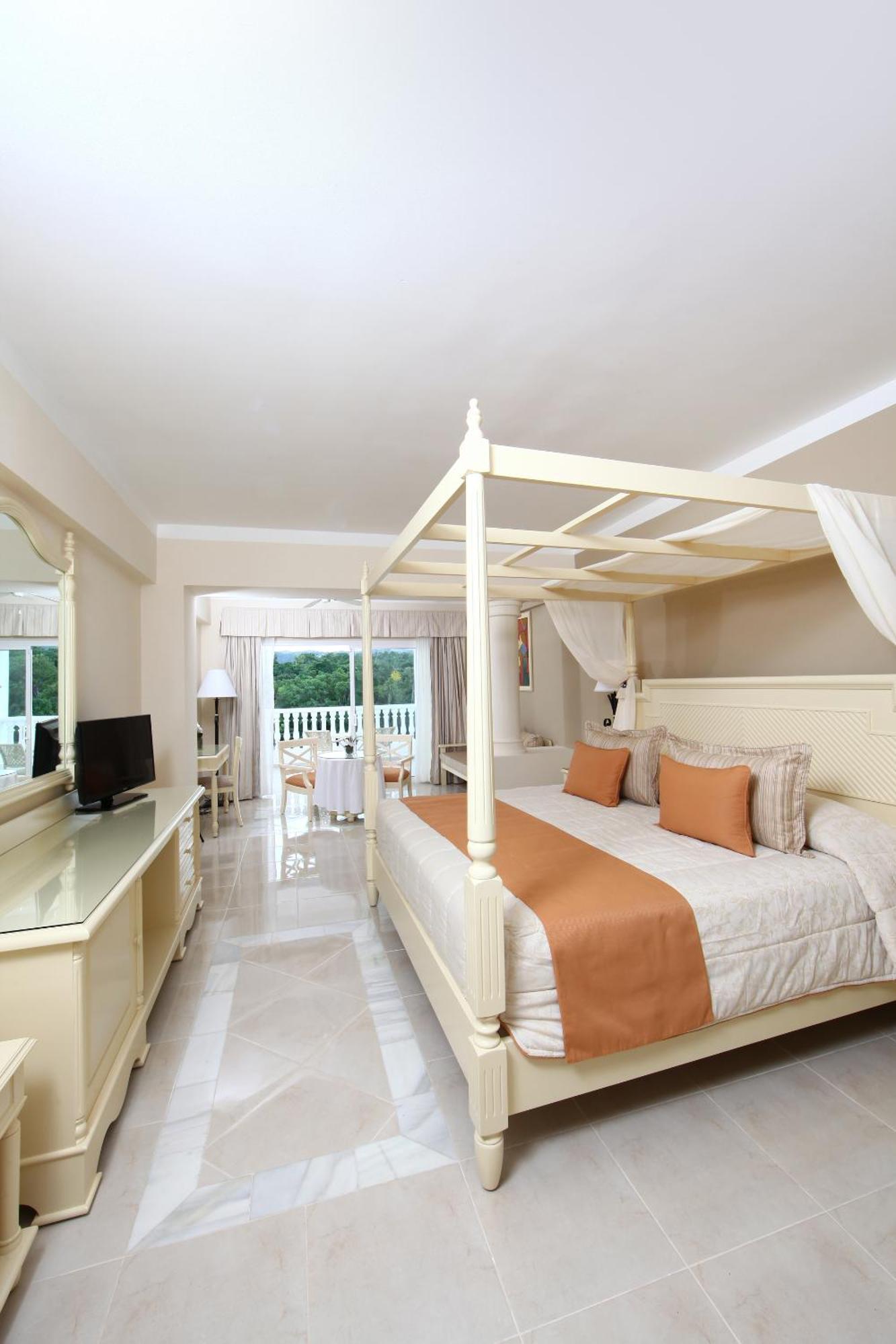 Junior Suite,1279876387:JPEG