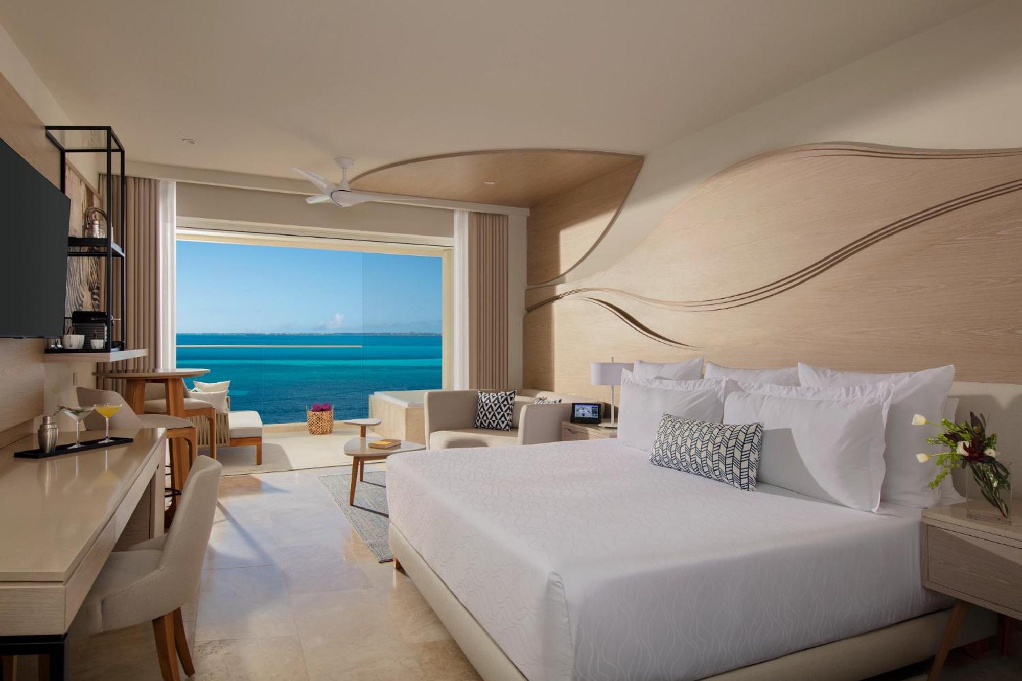 Xhale Club Junior Suite Ocean Front King