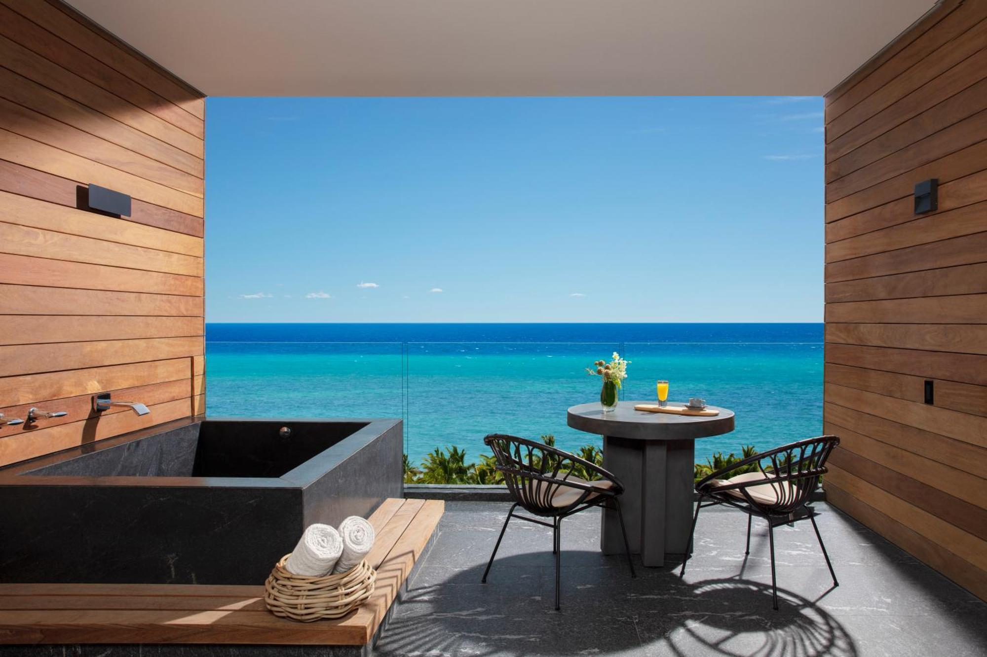 Preferred Club Junior Suite King Ocean Front