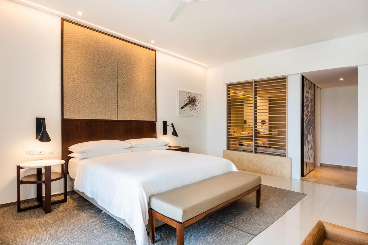Preferred Club Master Suite Swim-Out