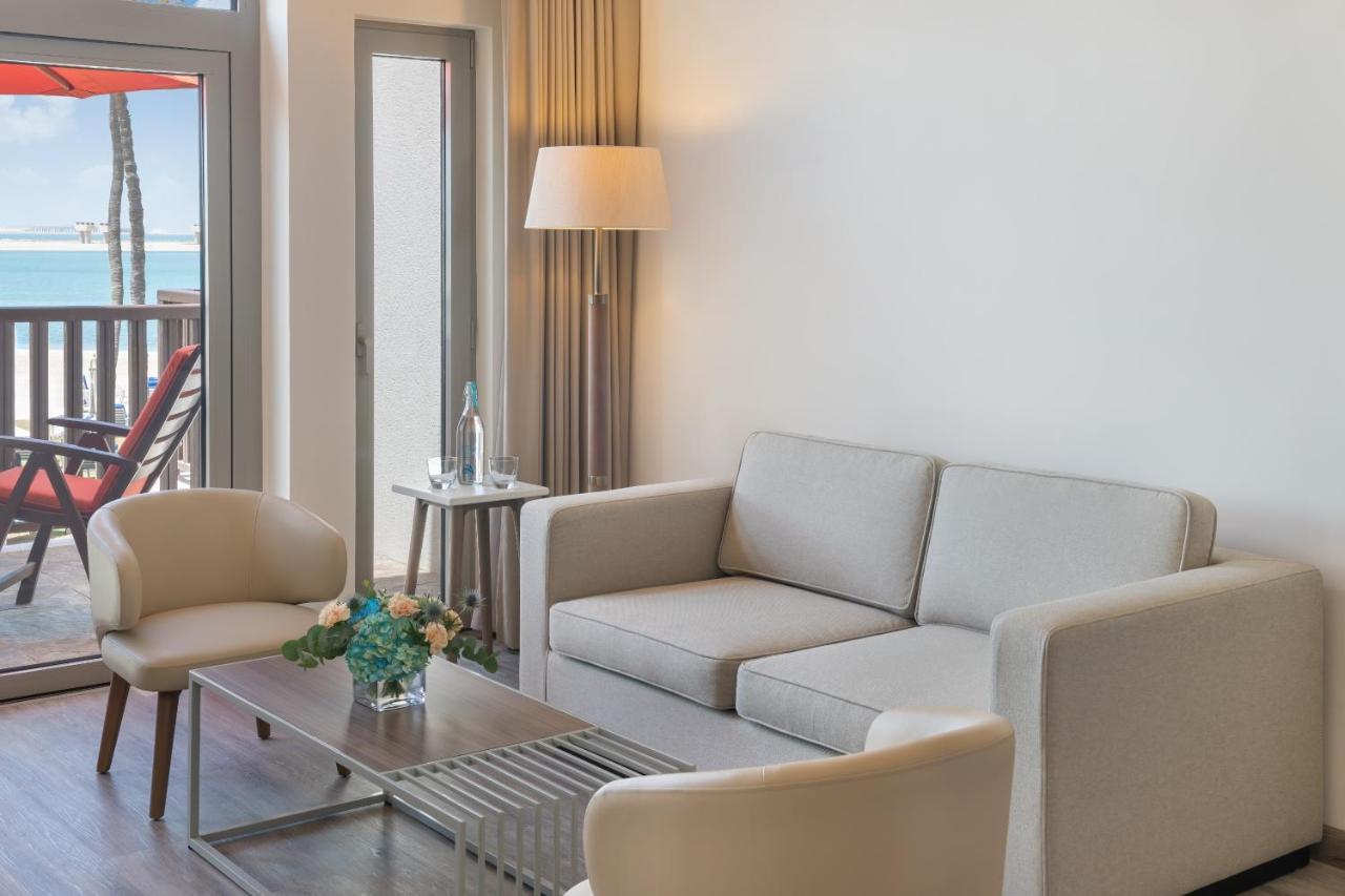 Sea View One Bedroom Suite Lounge Access Dedicated Pool & Beach
