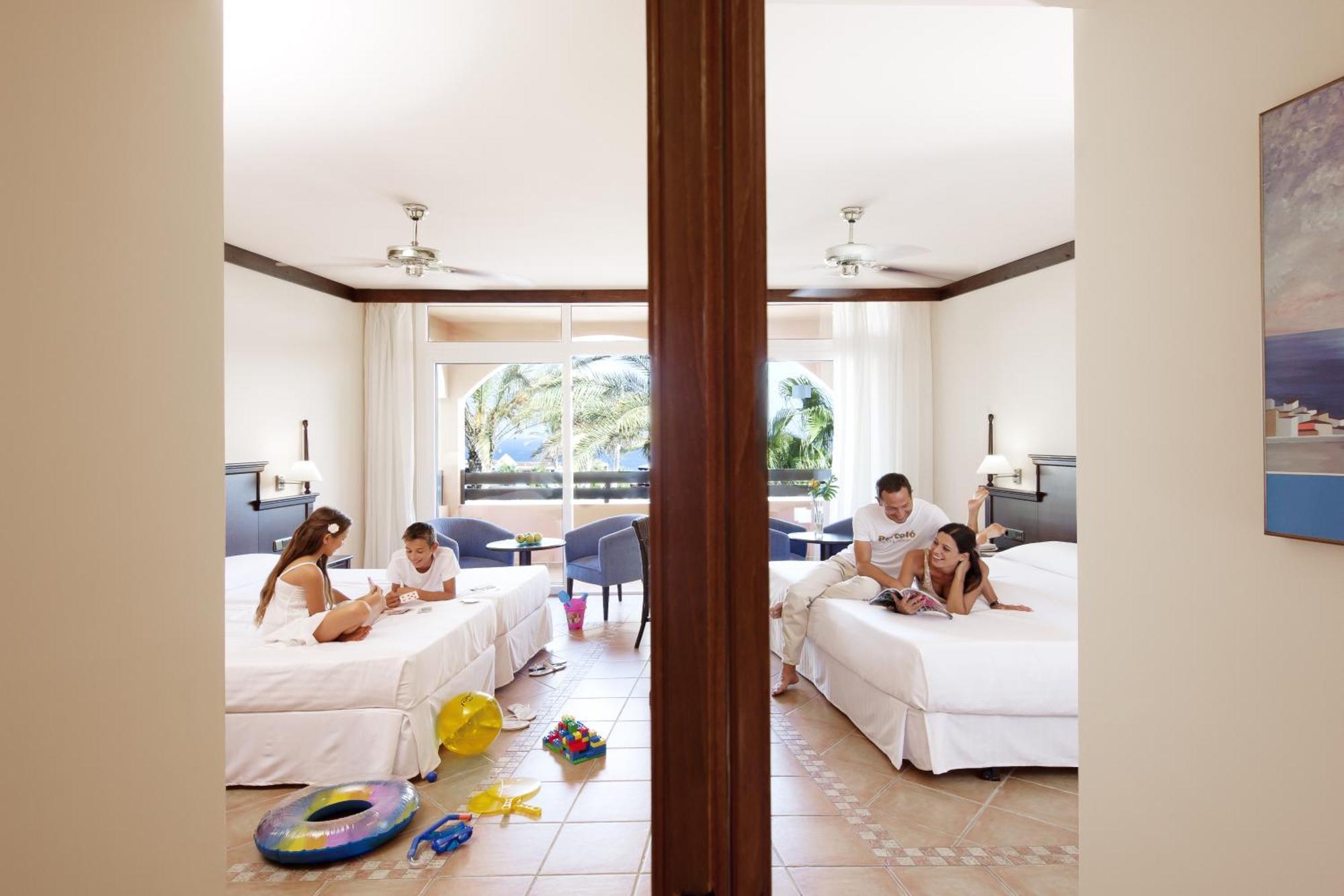Family Room with Sea View
