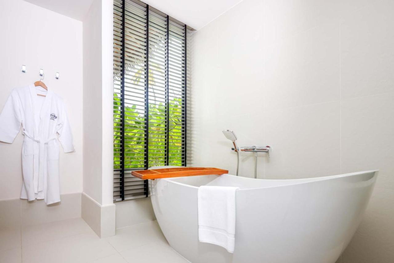 Gold Beach Villa King Bed,1743177372:JPEG