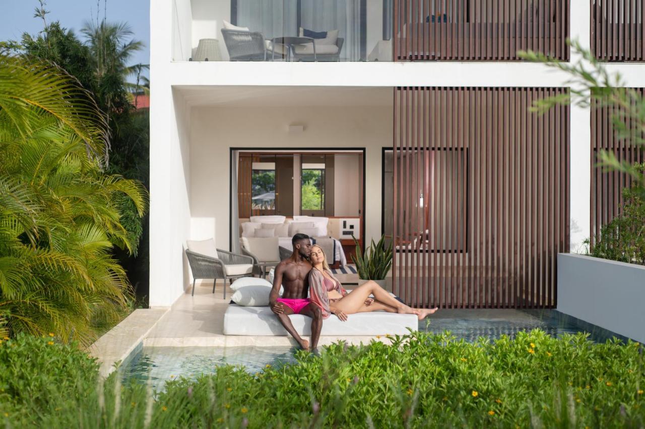 Aqua Junior Suite Swim-Up Pool View,1544179522:JPEG