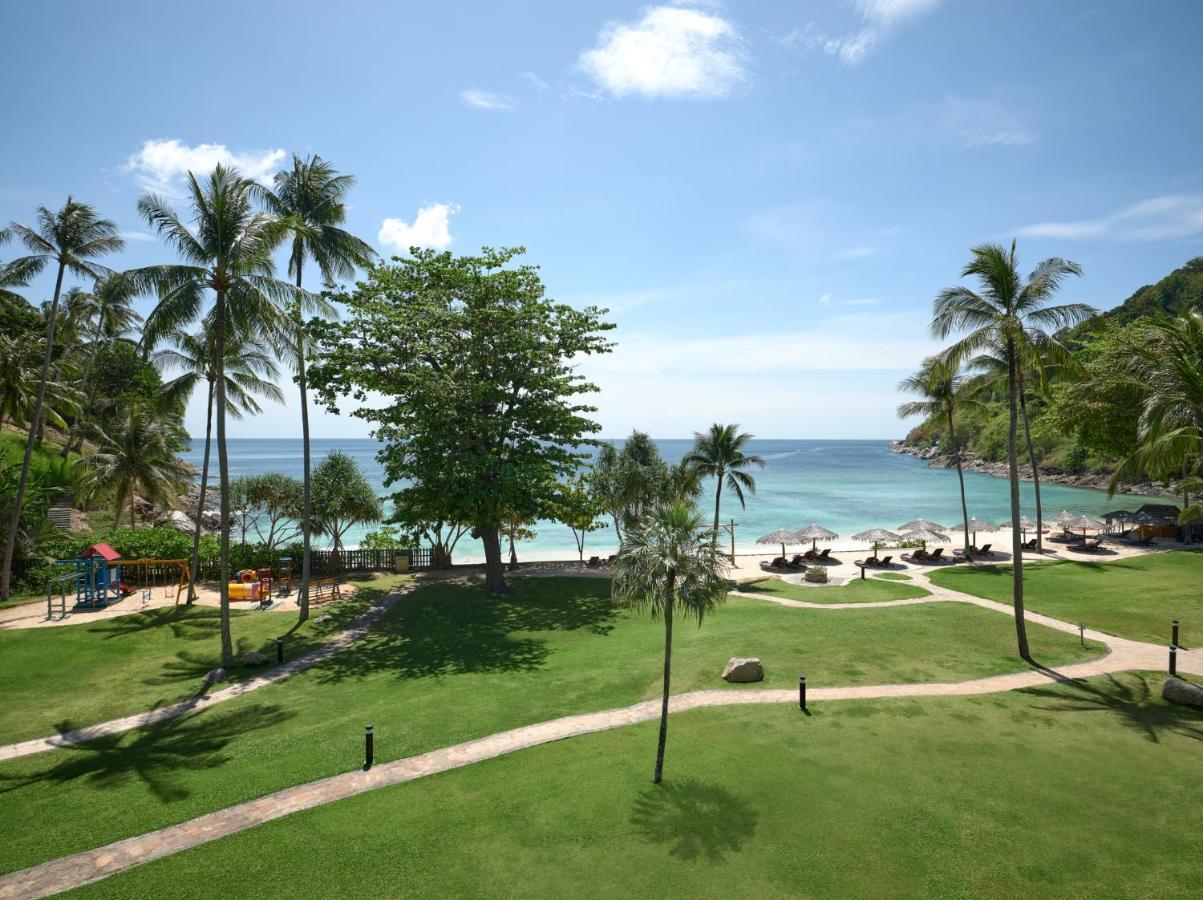 Royal One-Bedroom King Suite Sea View