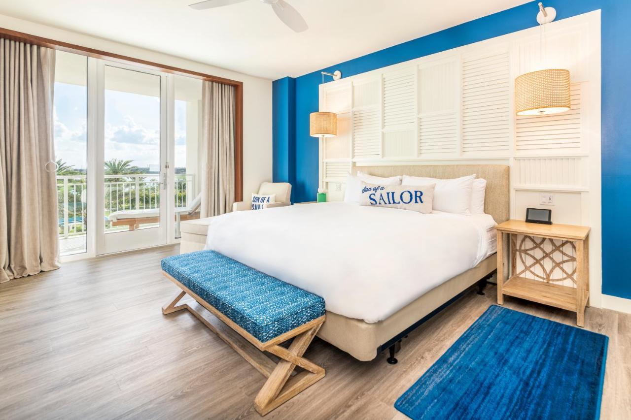 One Bedroom King Pool View Suite