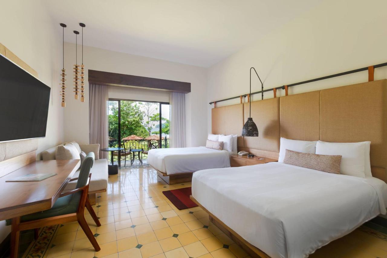 Guest room 2 Double Ocean view High floor Balcony
