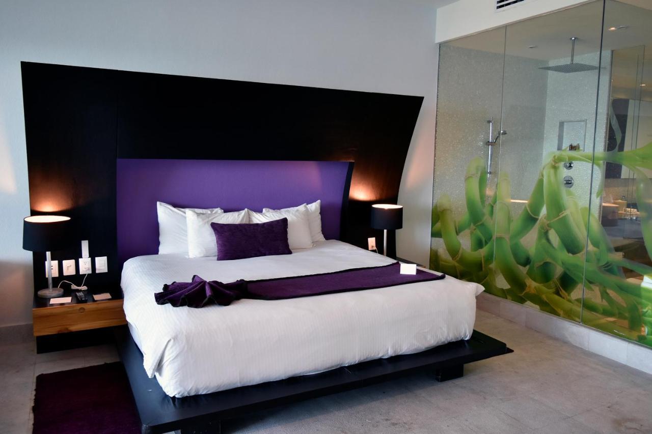 Honeymoon Suite