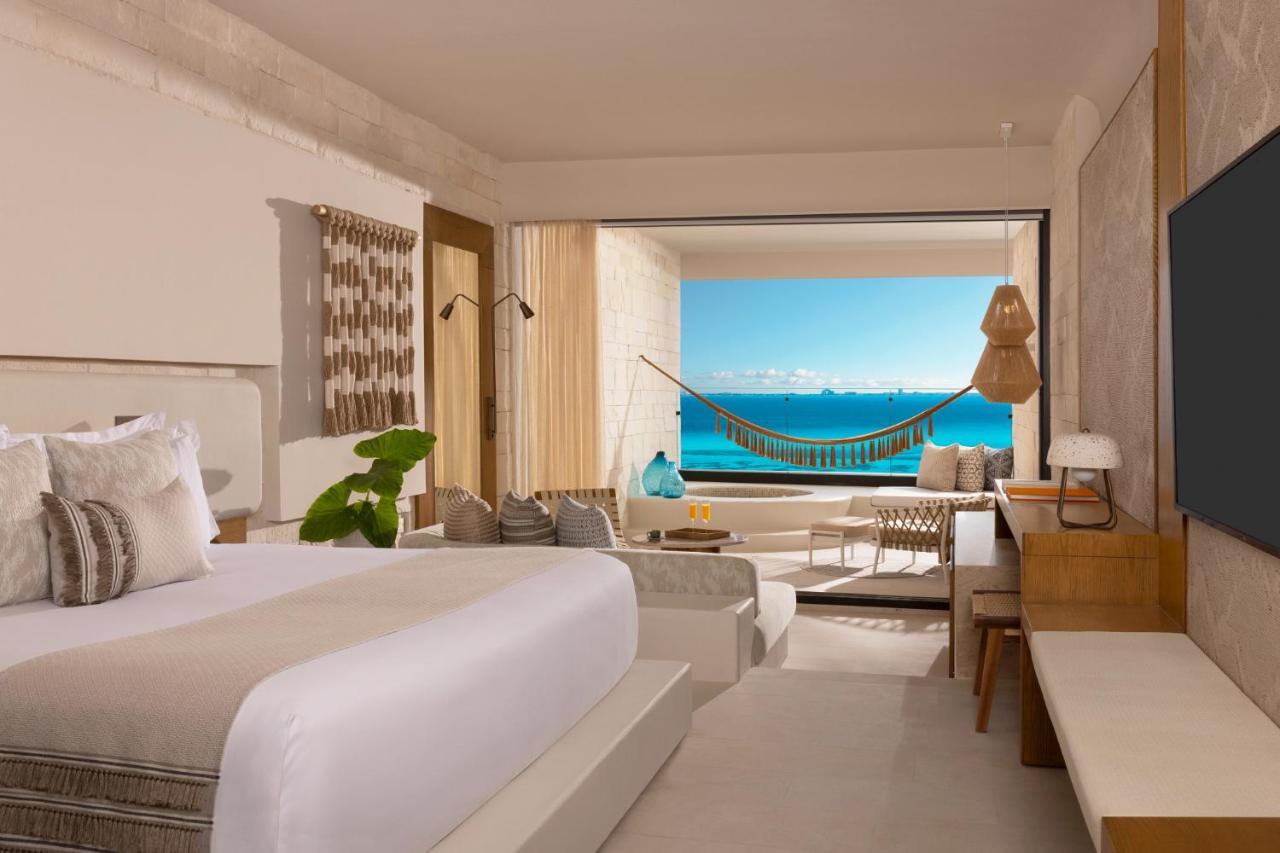 Signature Oceanfront Junior King Suite Hot Tub