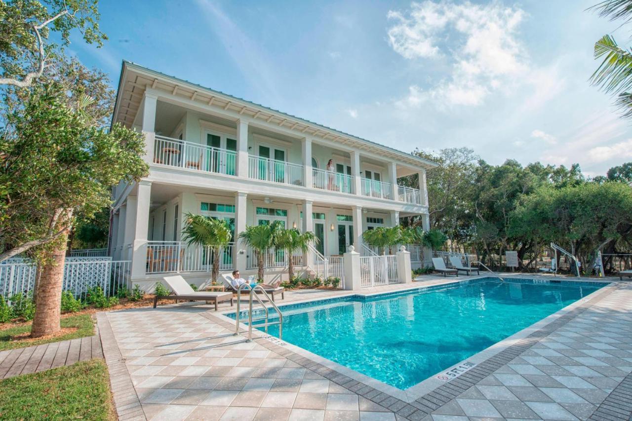 Bedroom Beach House Colonial home Bay view Pool access