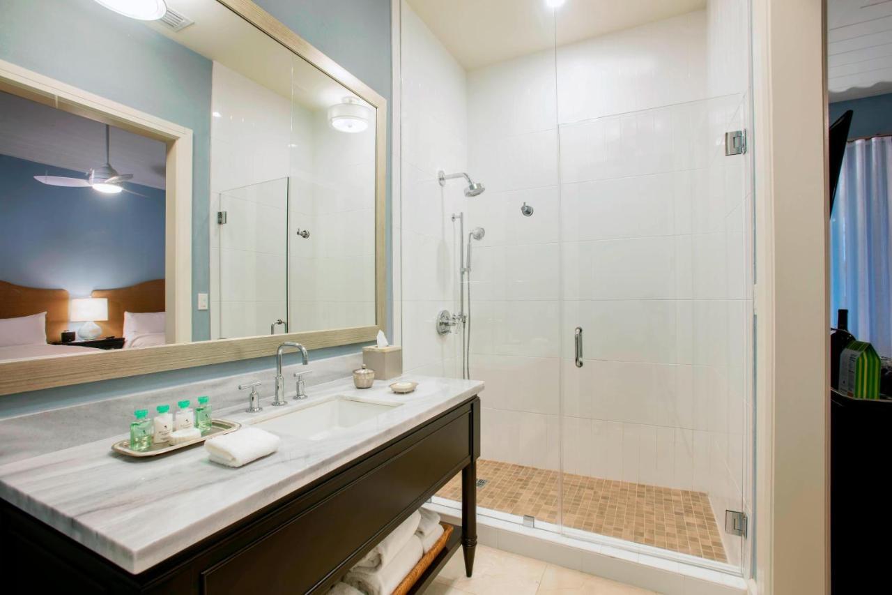 Bedroom Beach House Colonial home Bay view Pool access