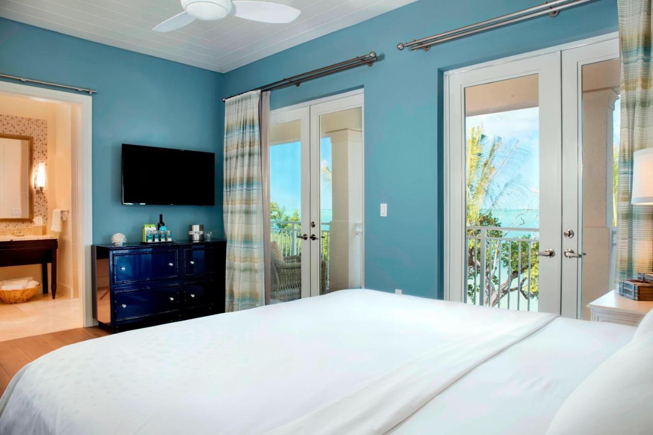 Bedroom Beach House Colonial home Bay view Pool access