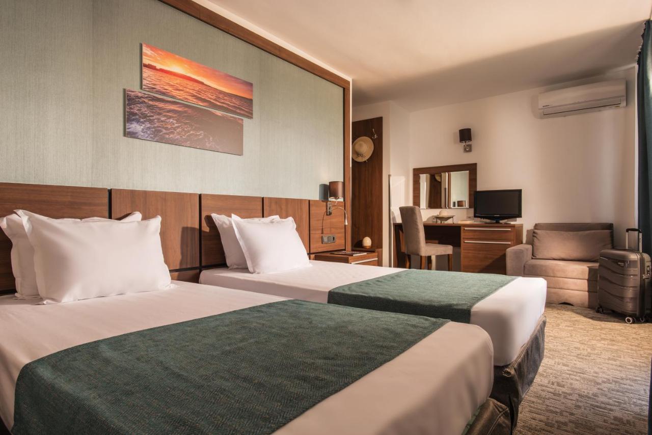 Double or Twin Room Balcony,1433953822:JPEG