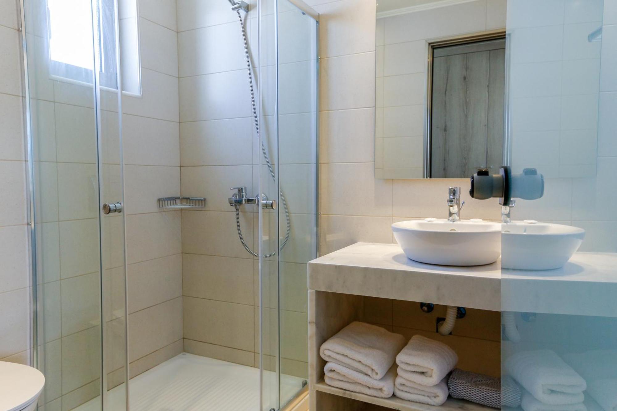 Deluxe Double or Twin Room Private Pool,645854907:JPEG