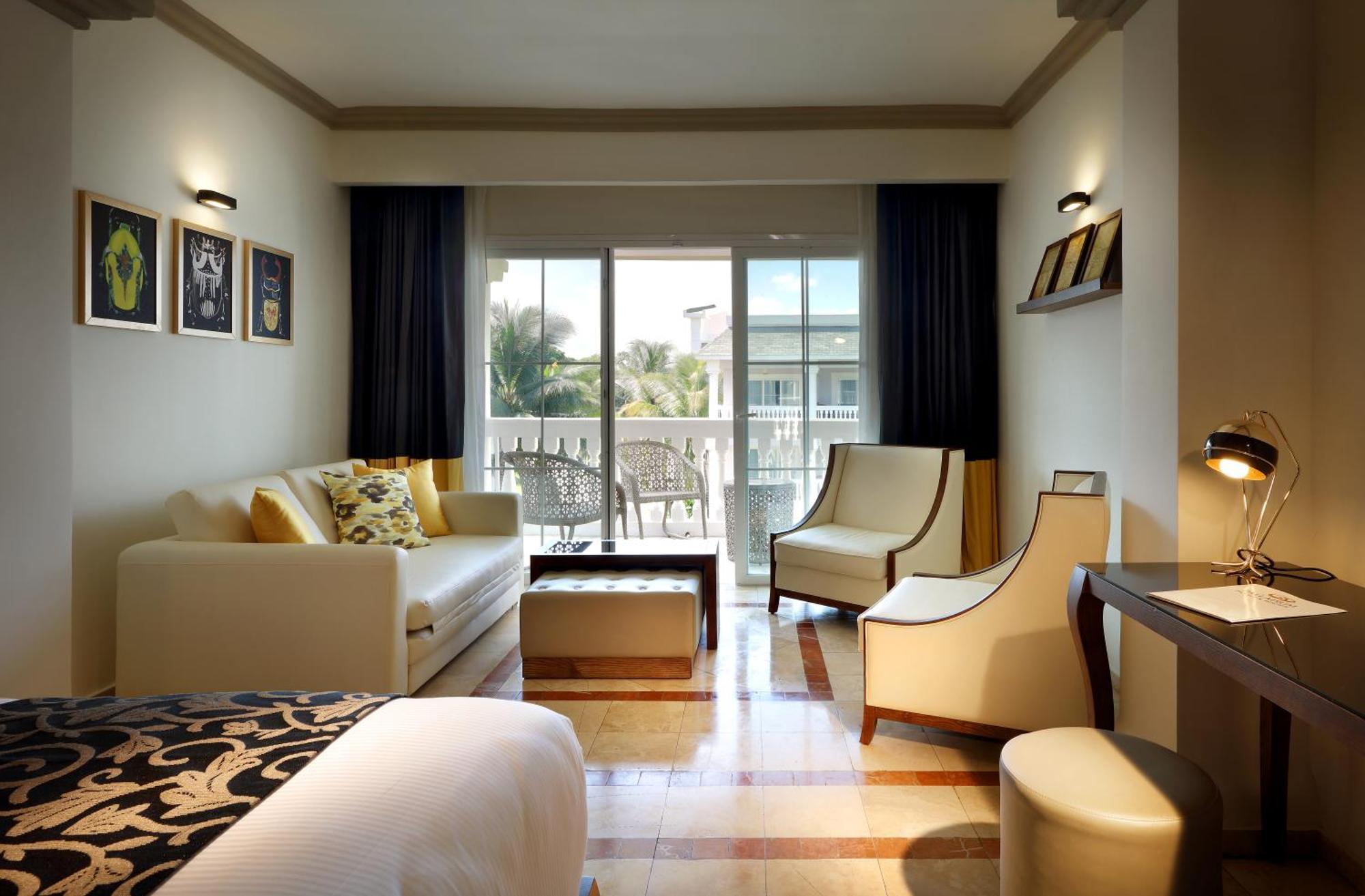 Junior Suite Beachfront Ocean View,327040603:JPEG
