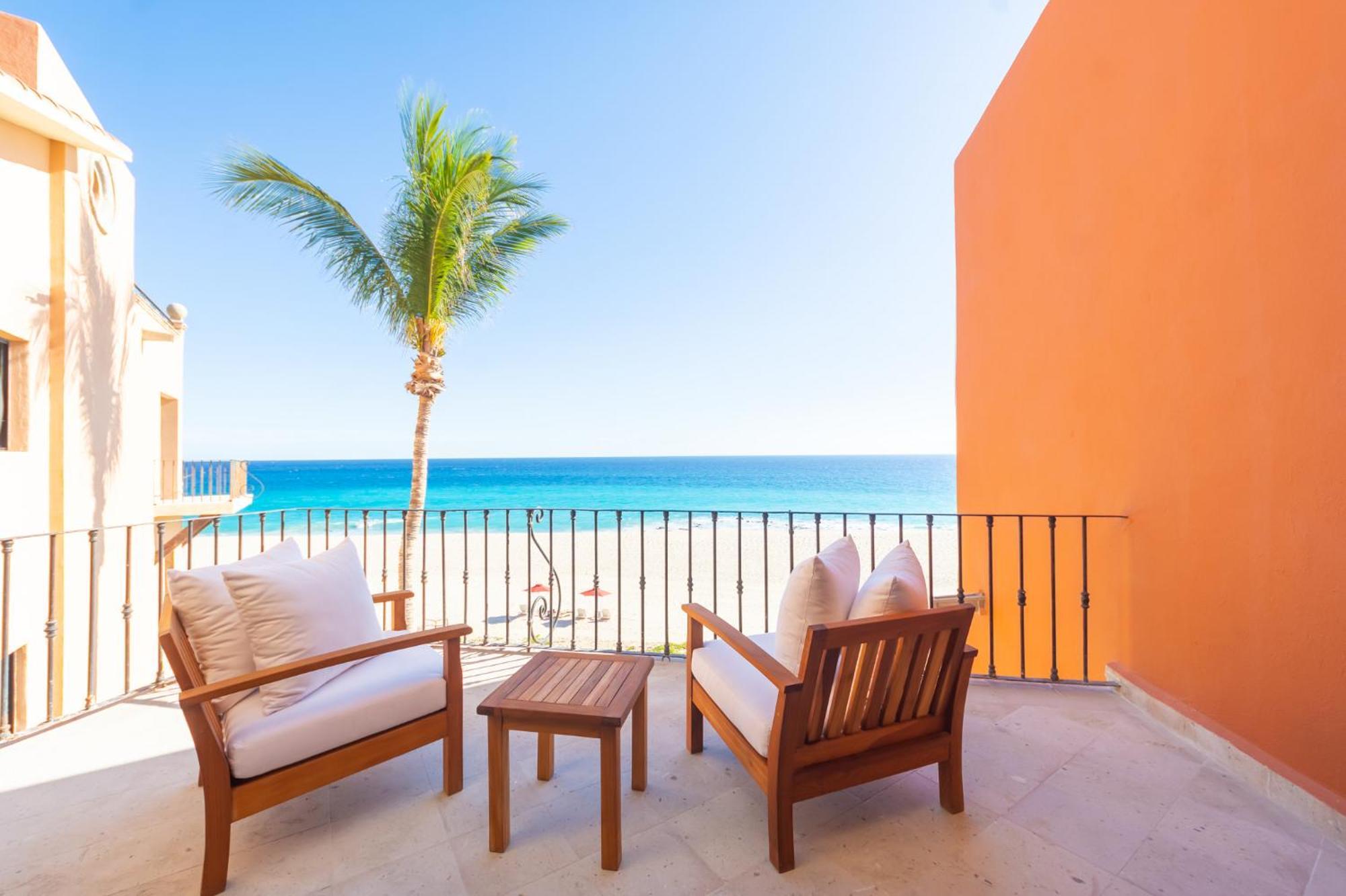 Junior Suite Ocean Front King
