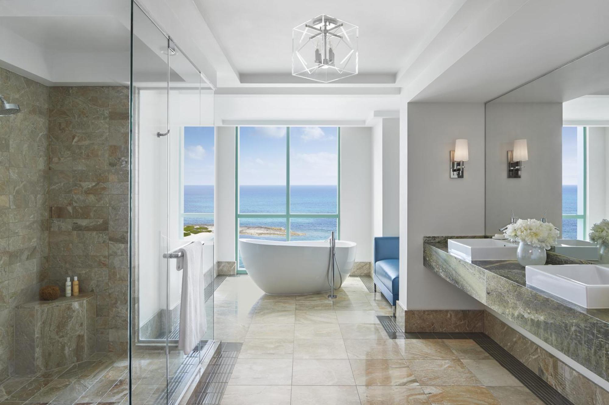 1 Bedroom Sapphire Suite