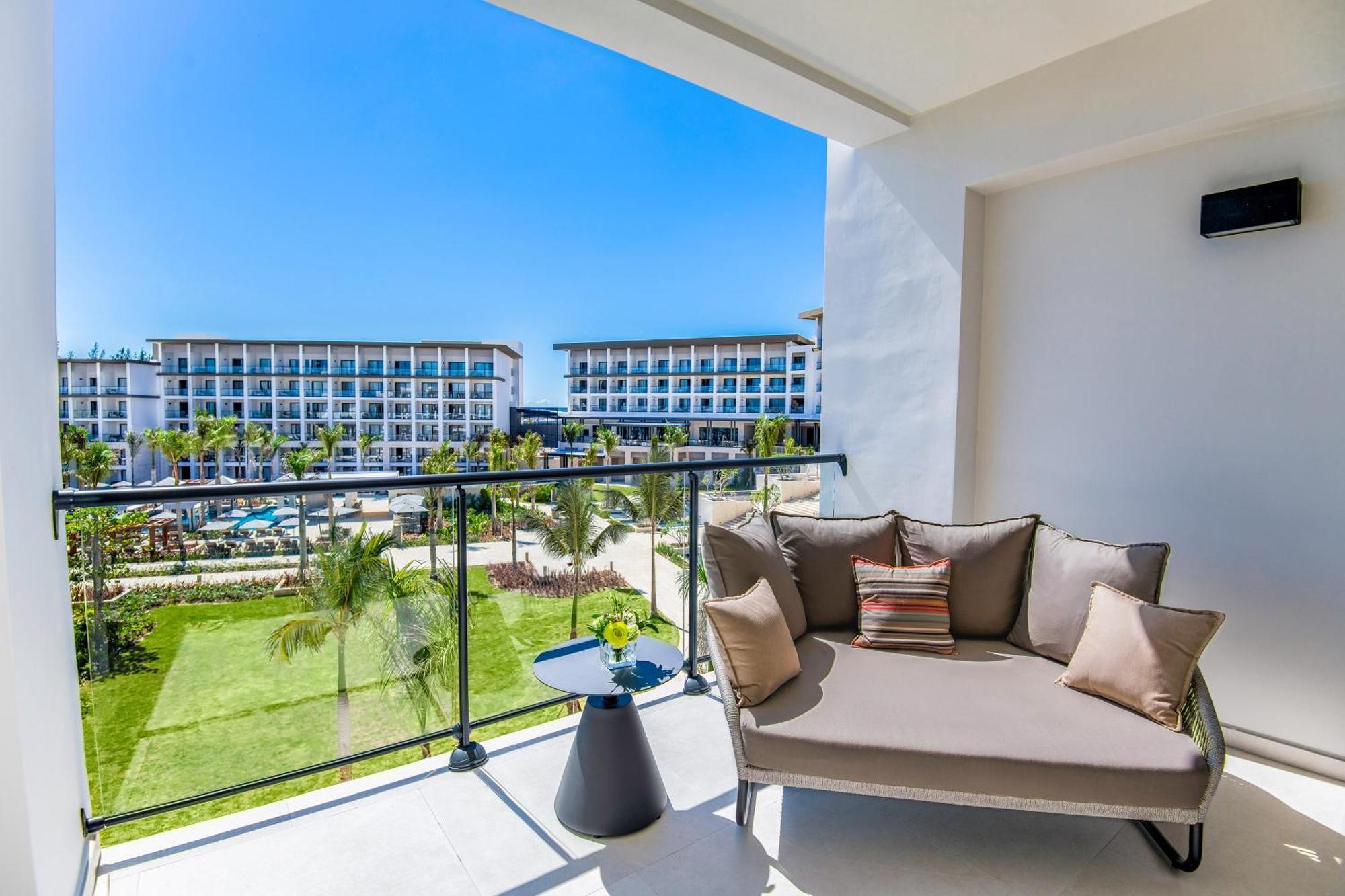 Junior King Suite with Resort View,1223995435:JPEG