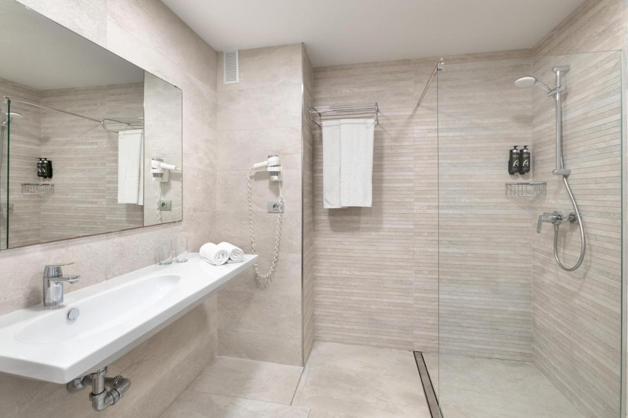 Standard Double Room,1498594237:JPEG