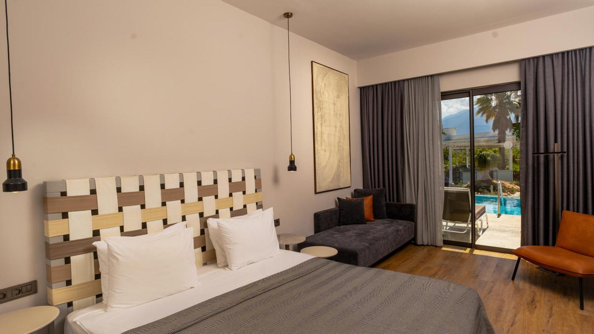 Double or Twin Room with Pool Access,1499259898:JPEG