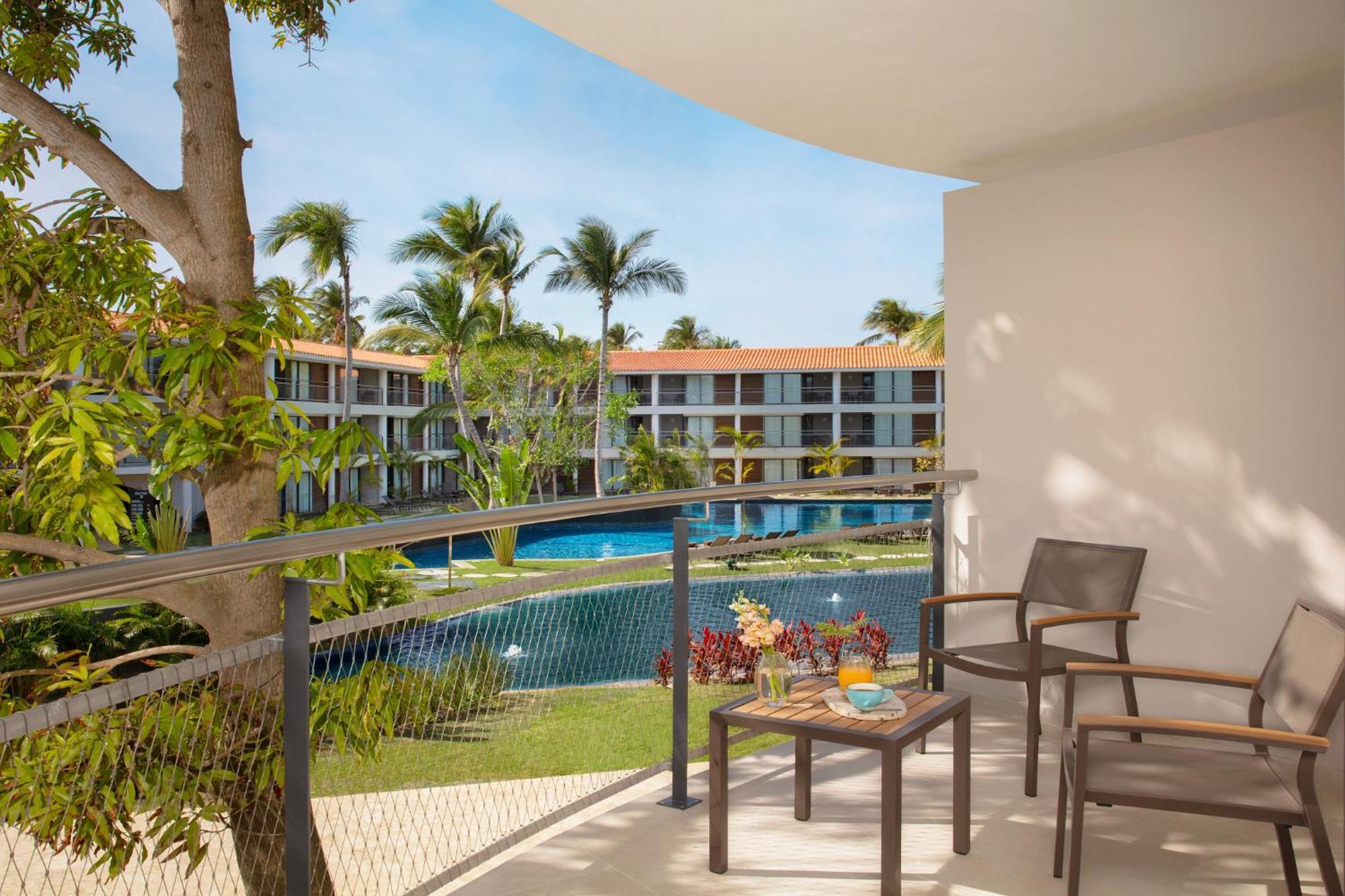 Club Junior Double Suite Swim Up