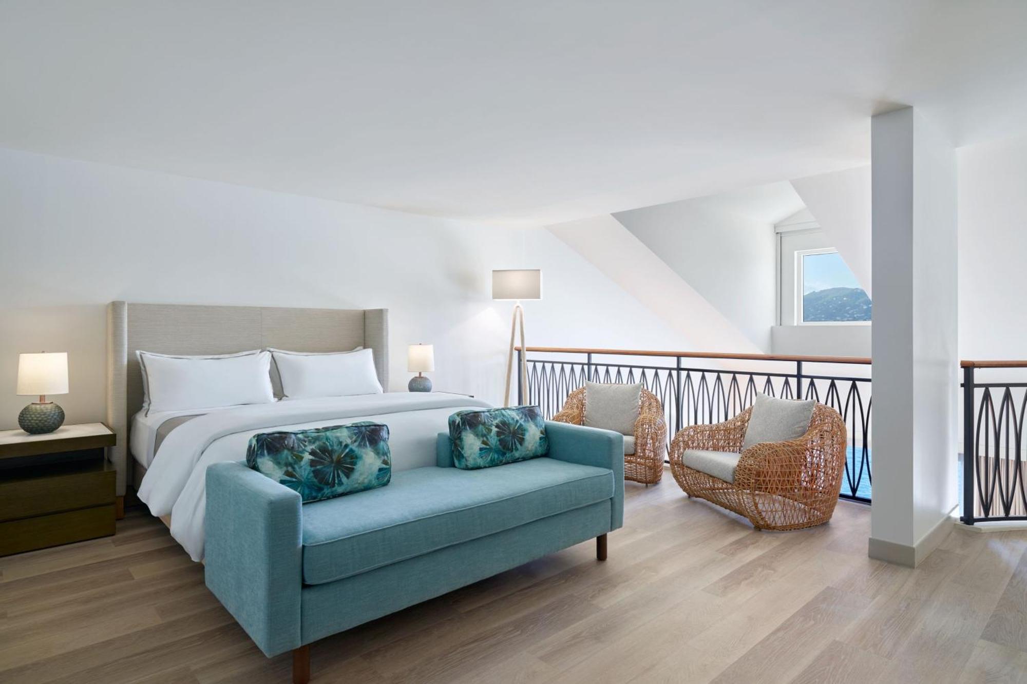 One-Bedroom Governors King Suite Sofa Bed Balcony