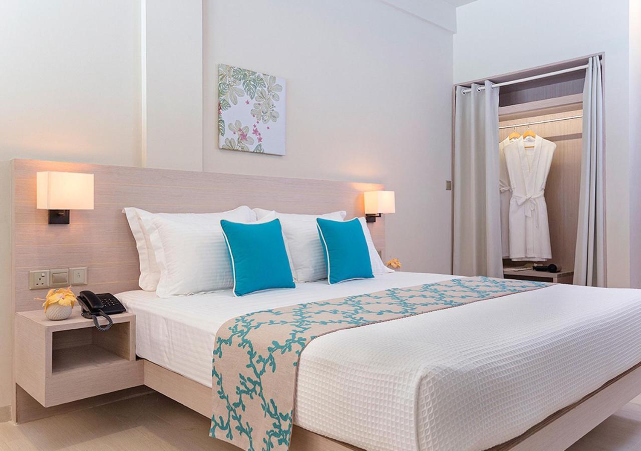 Deluxe Room with partial Ocean View