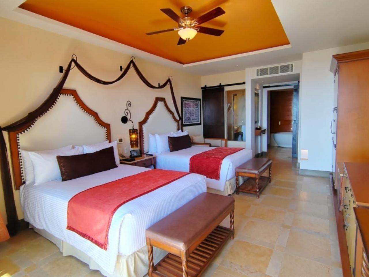 Preferred Club Junior Suite Swimout Two Double Beds Ocean Front