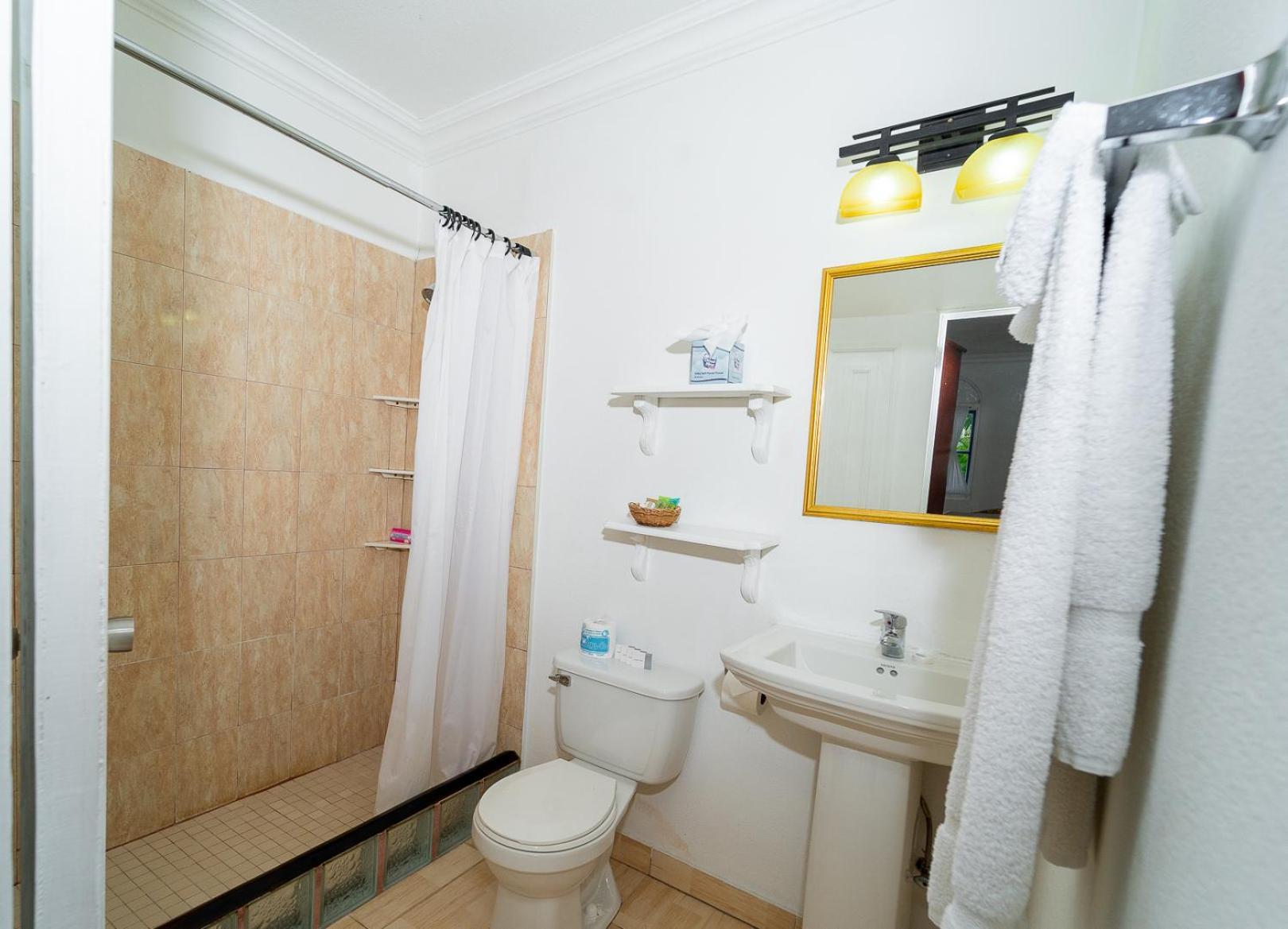 Three-Bedroom Suite Beachfront Nanny Service,1544594221:JPEG